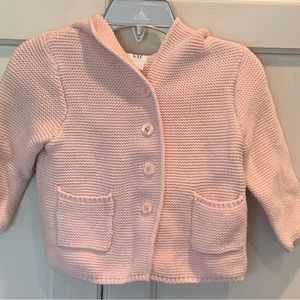 Gap kids sweater Size 12-18 months.